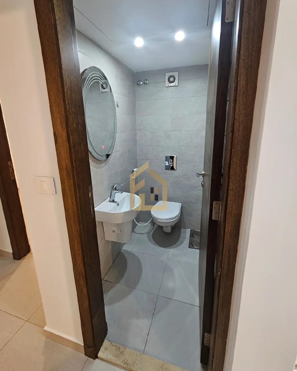 Apartment for rent in Achrafieh, Beirut, Lebanon - 2 bed, 2 bath