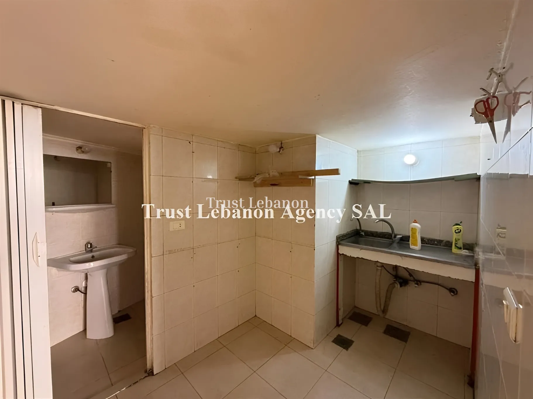 Shop for rent in Ain Saadeh, Lebanon