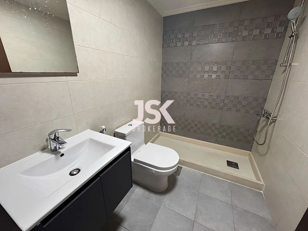 Apartment for Sale in Msaytbeh