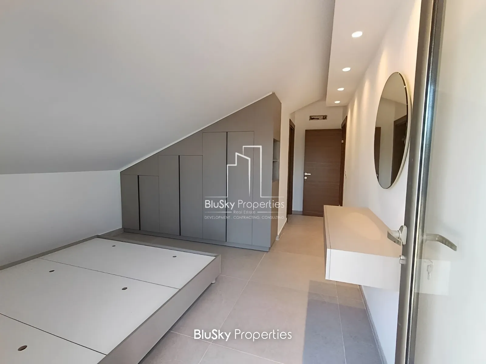 Duplex for Sale in Blat