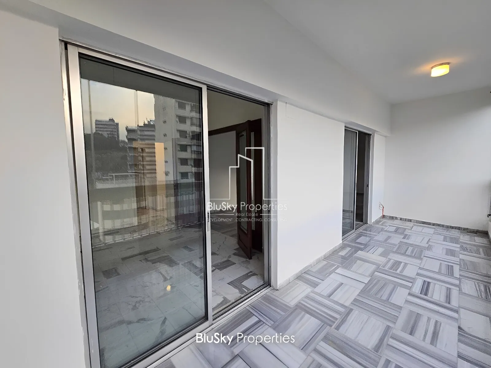 Apartment for Sale in Horch Tabet - 3 bed, 3 bath