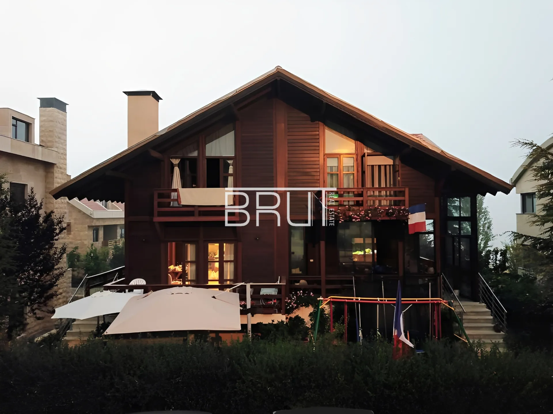 Chalet for Sale in Kfardebian