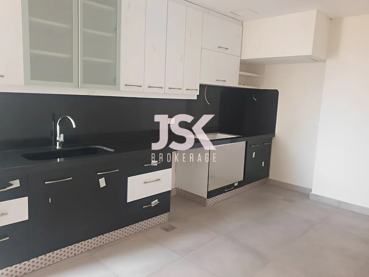 Apartment for Sale in Spears, Beirut, Lebanon