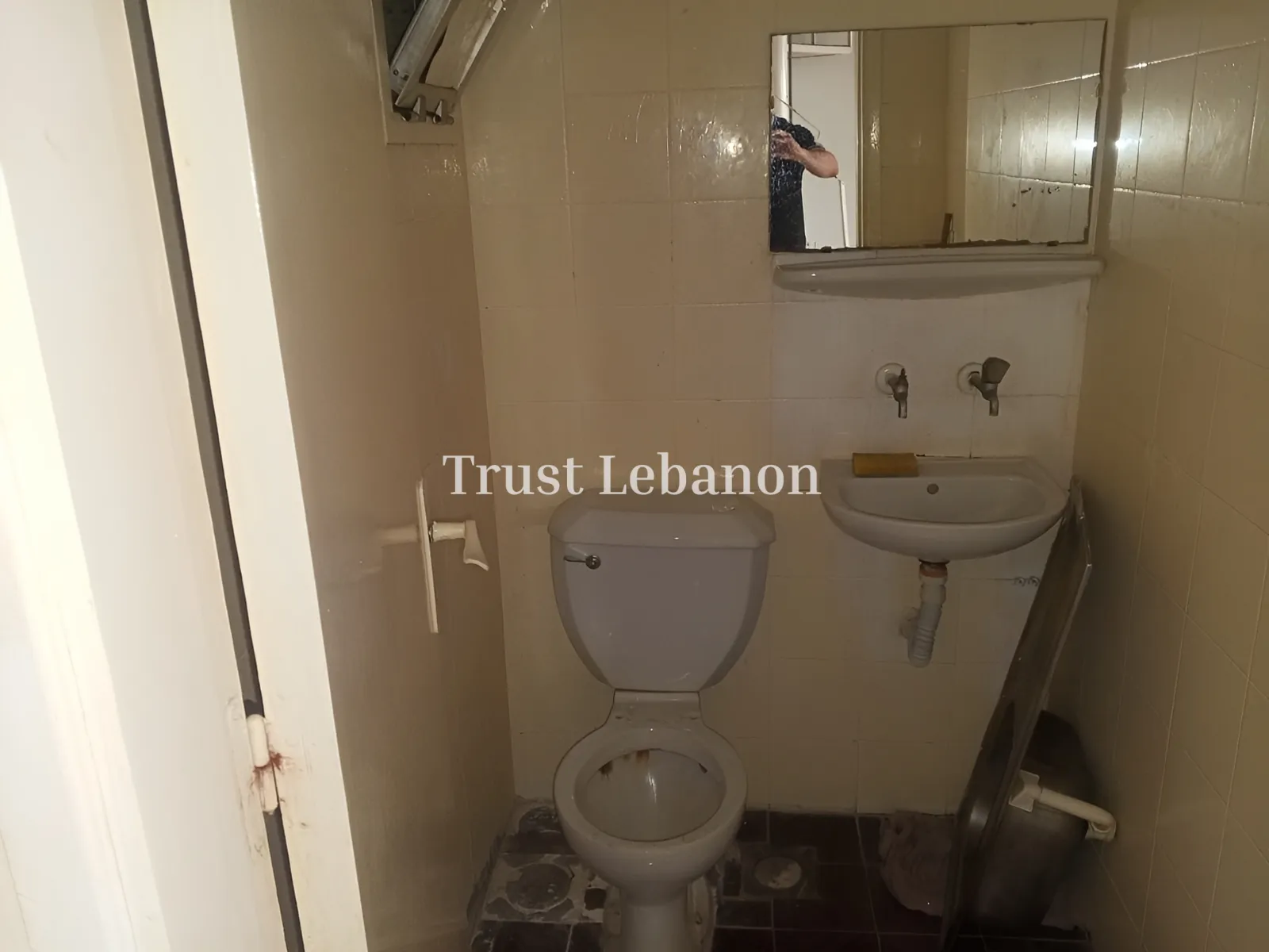 Shop for rent in Mansourieh, Lebanon