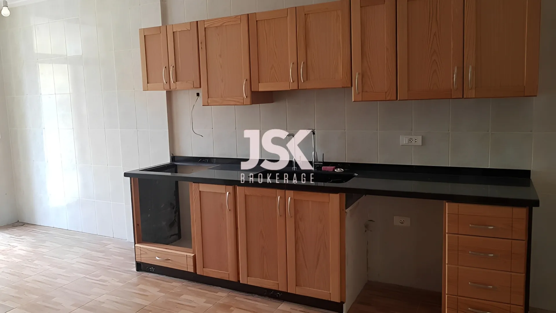 Apartment for Sale in Aamchit, Lebanon - 2 bed, 2 bath