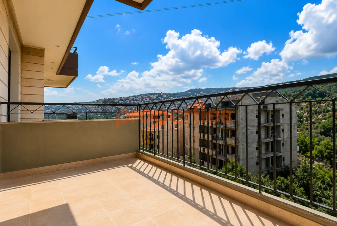 Duplex for sale in Qornet El Hamra