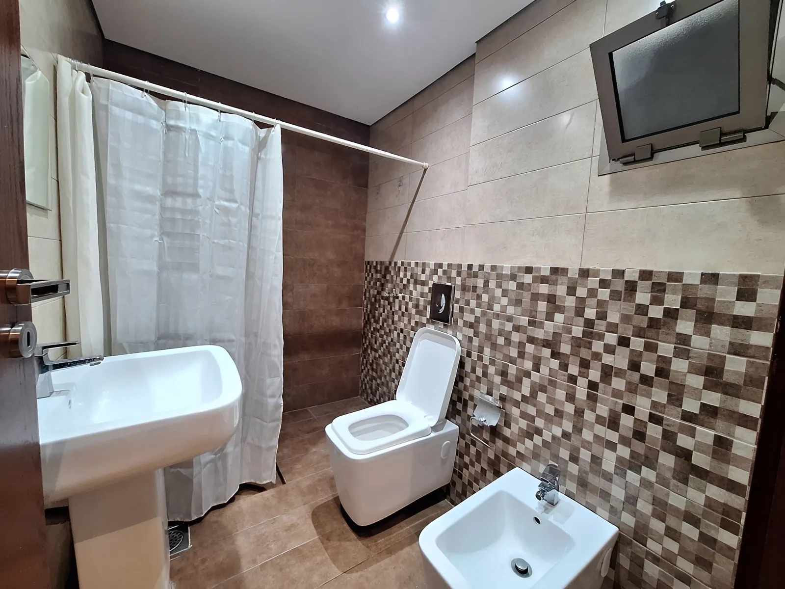 شقة for rent in فنار، بوشرية، لبنان