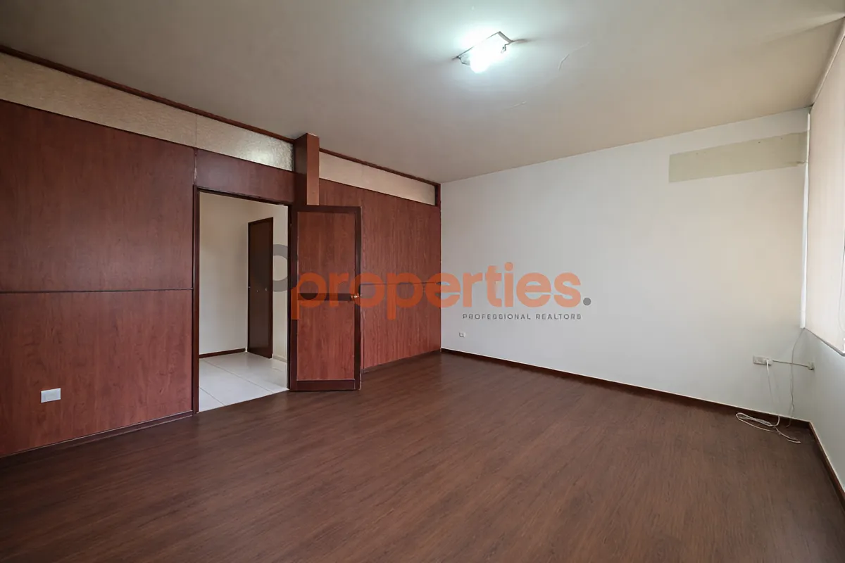 Office for rent in Baouchriyeh