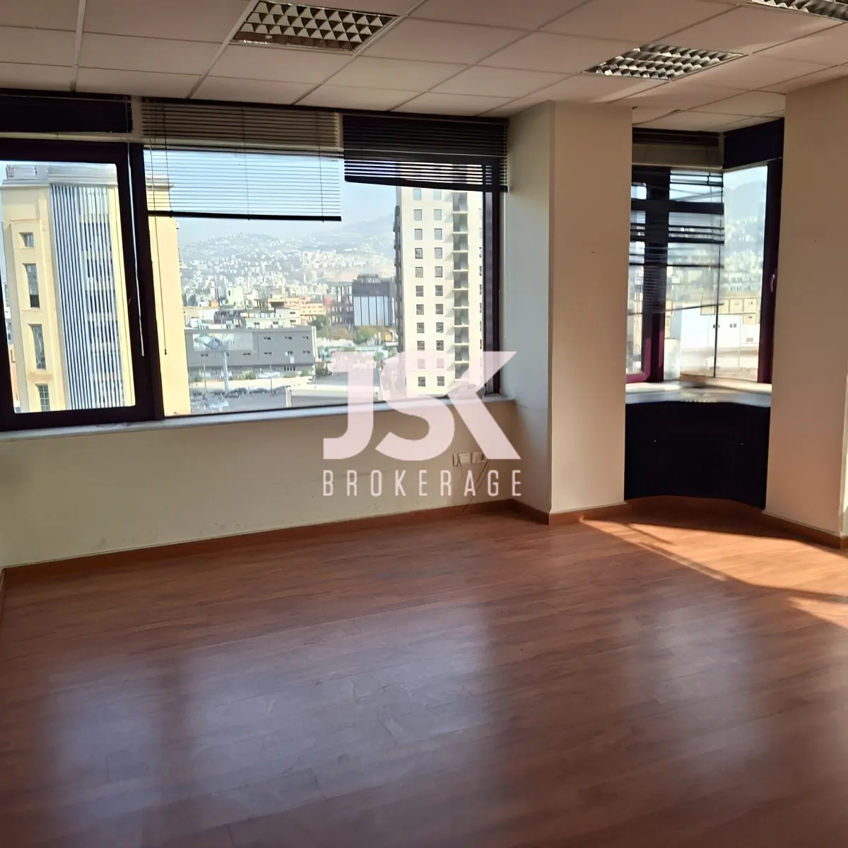 Office for Sale in Dekwaneh