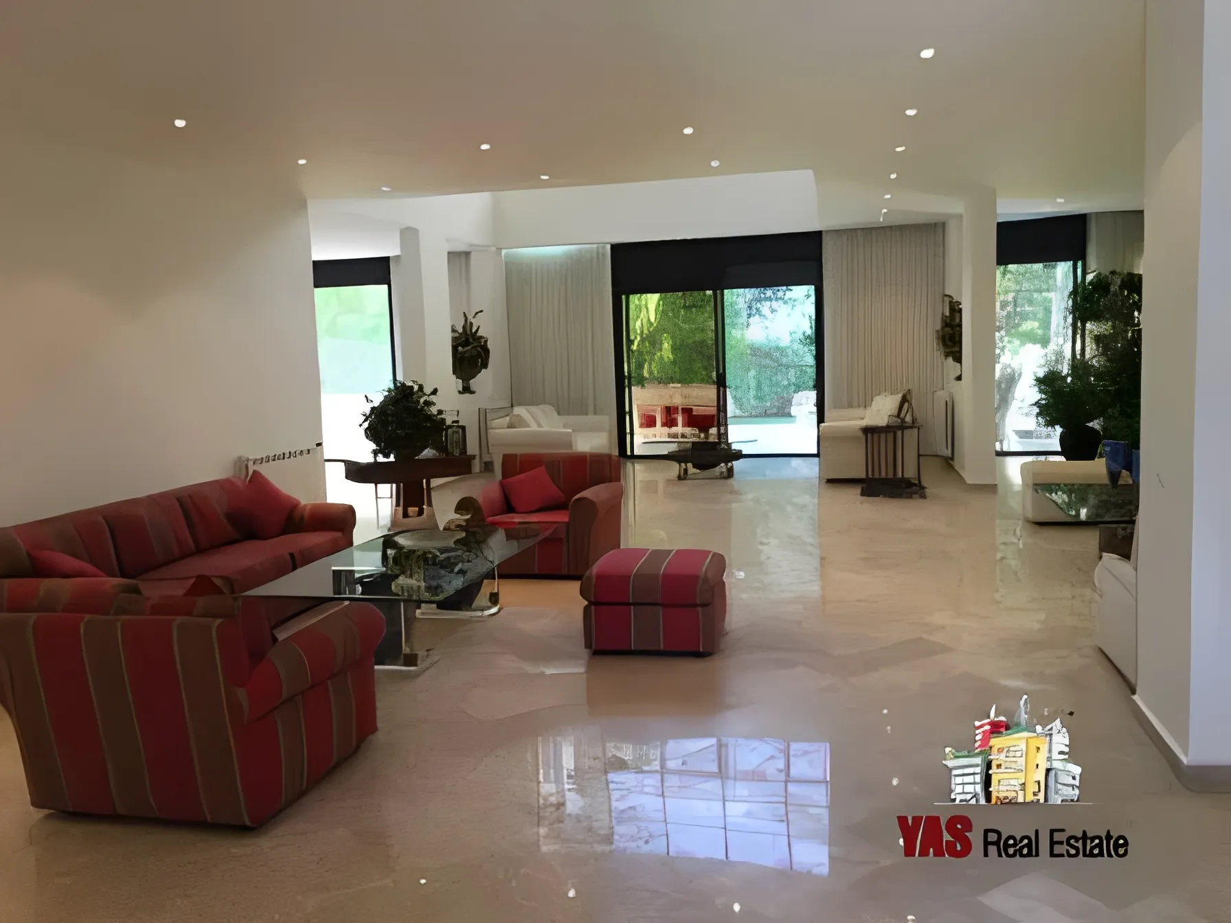 Apartment for Sale in Ballouneh - 4 bed, 5 bath