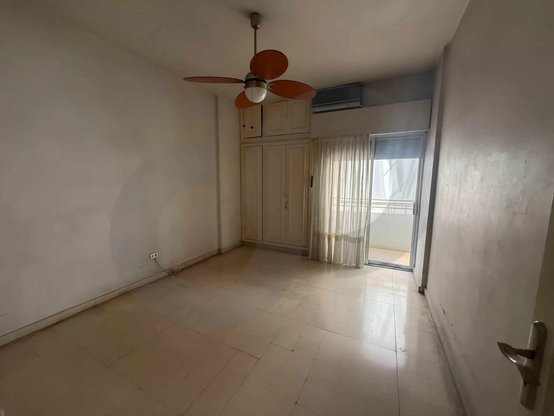 Building for Sale in Ras Al Naba'a