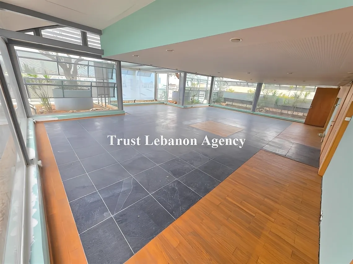 Office for rent in Metn, Mkalles