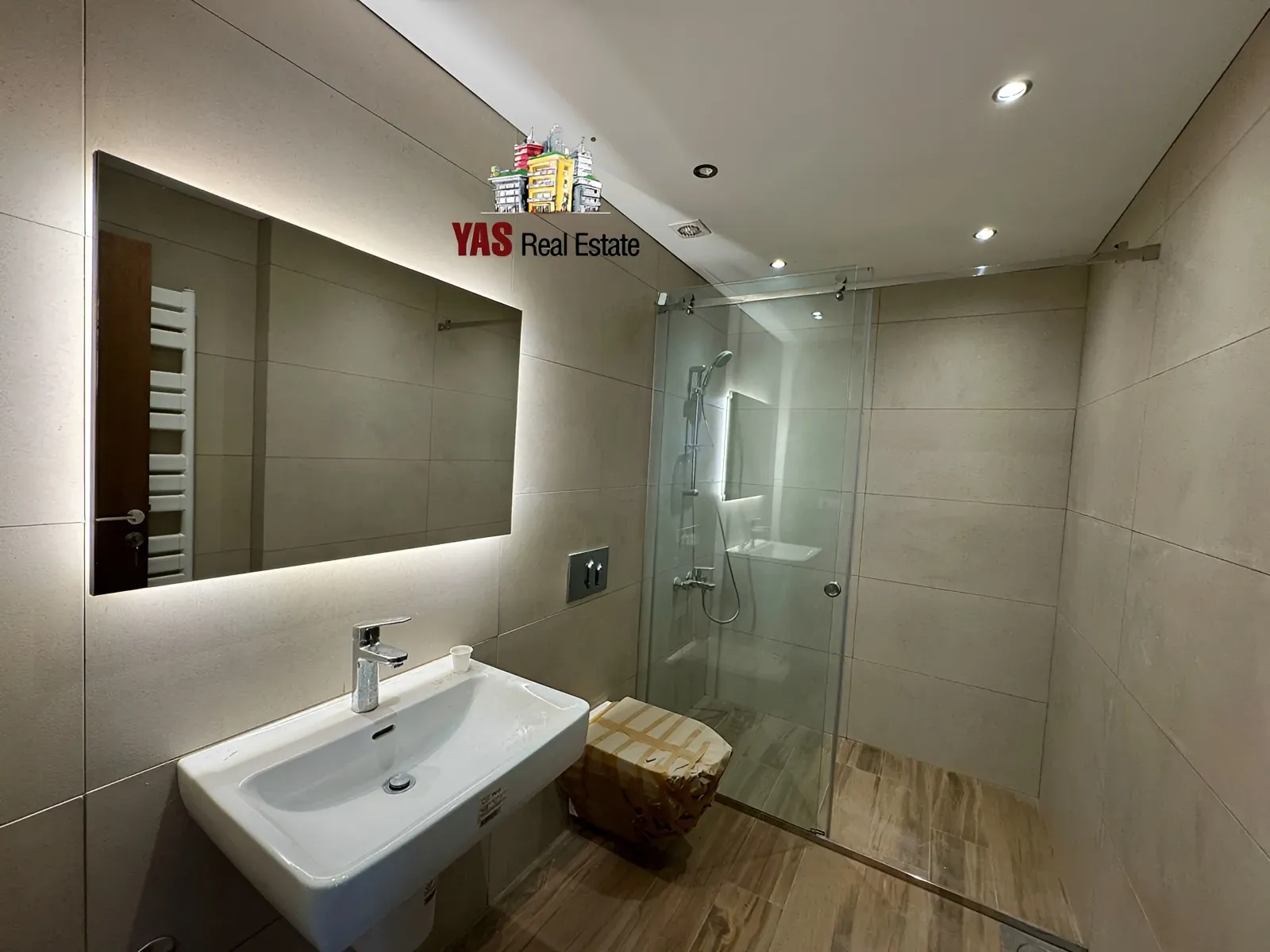 Apartment for Sale in Ballouneh - 4 bed, 5 bath