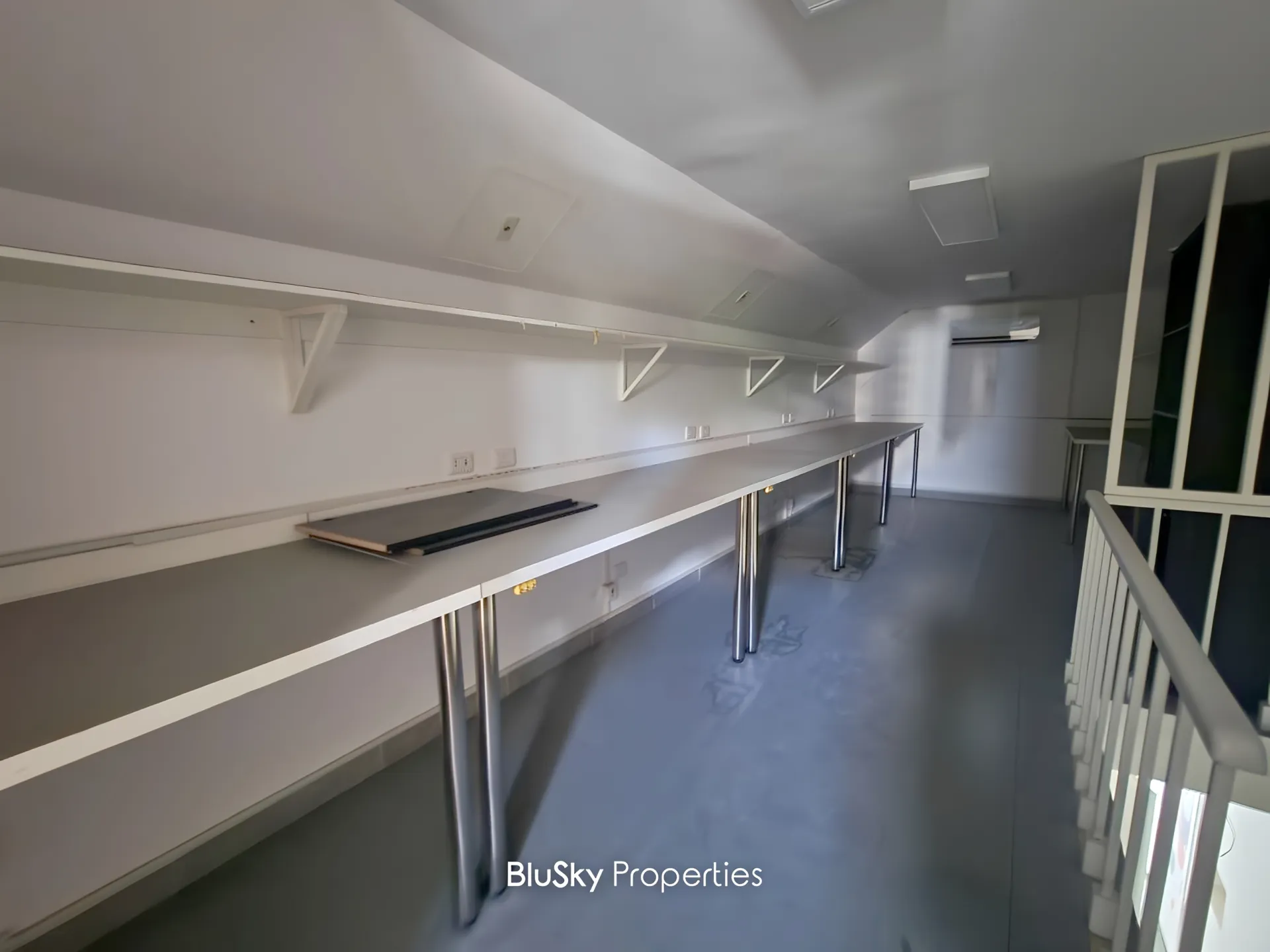 Shop for rent in Horch tabet, lebanon