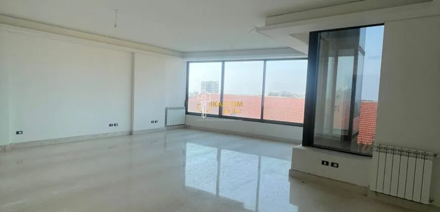 Apartment for rent in Ain Al Mraiseh, Beirut, Lebanon
