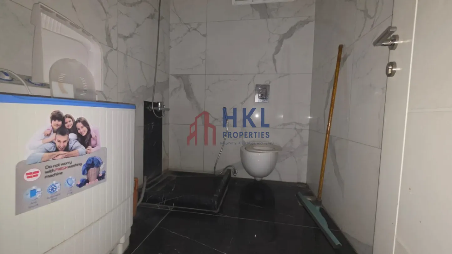 Commercial for sale in Ain Al Mraiseh, Beirut, Lebanon