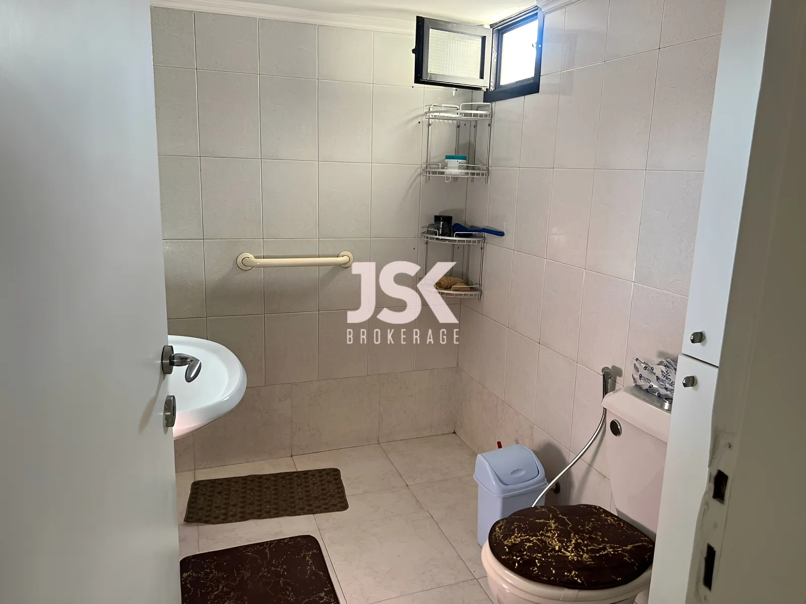 Apartment for Sale in Ain El Remmaneh