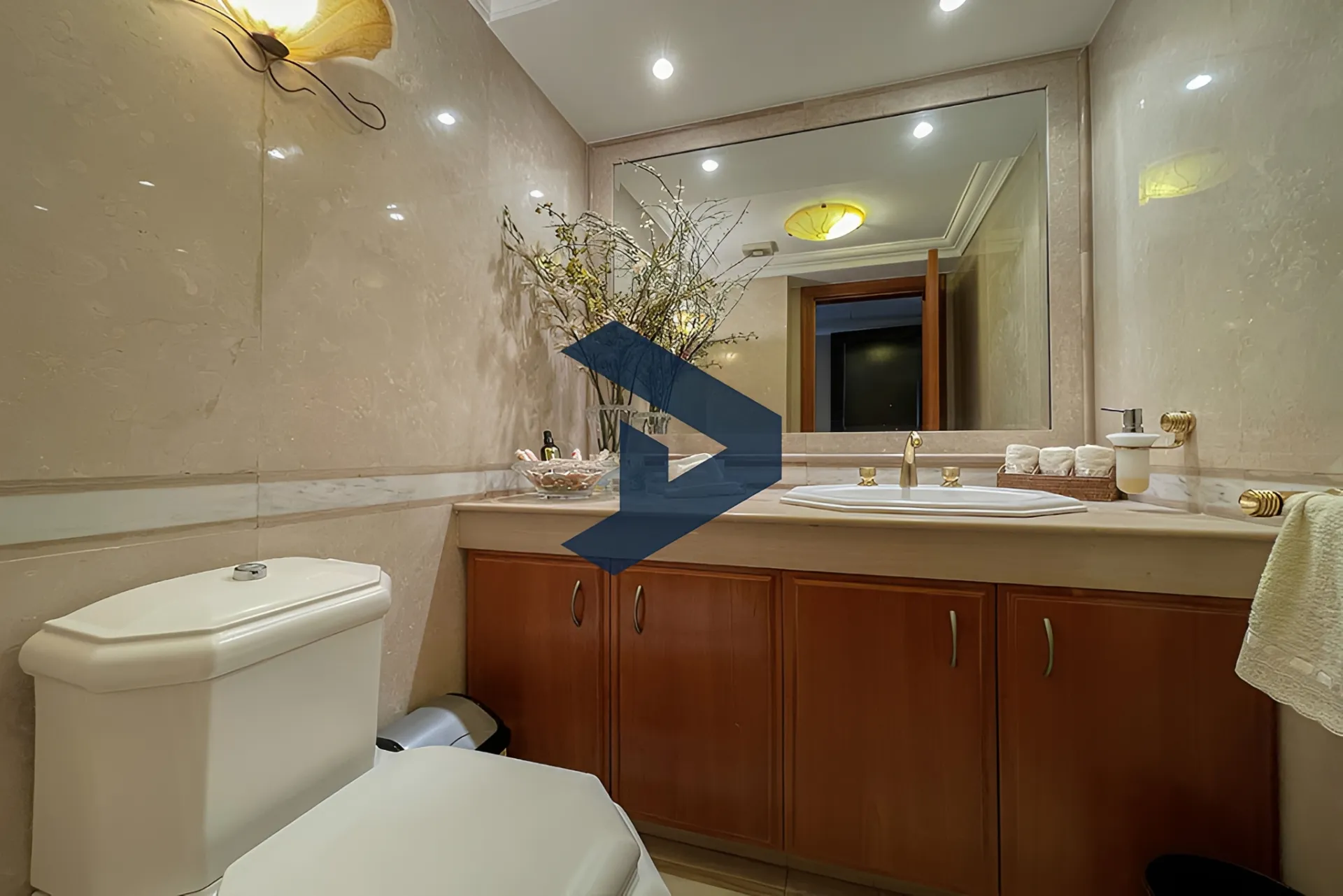 Apartment for rent in Caree d'or, Achrafieh, Lebanon