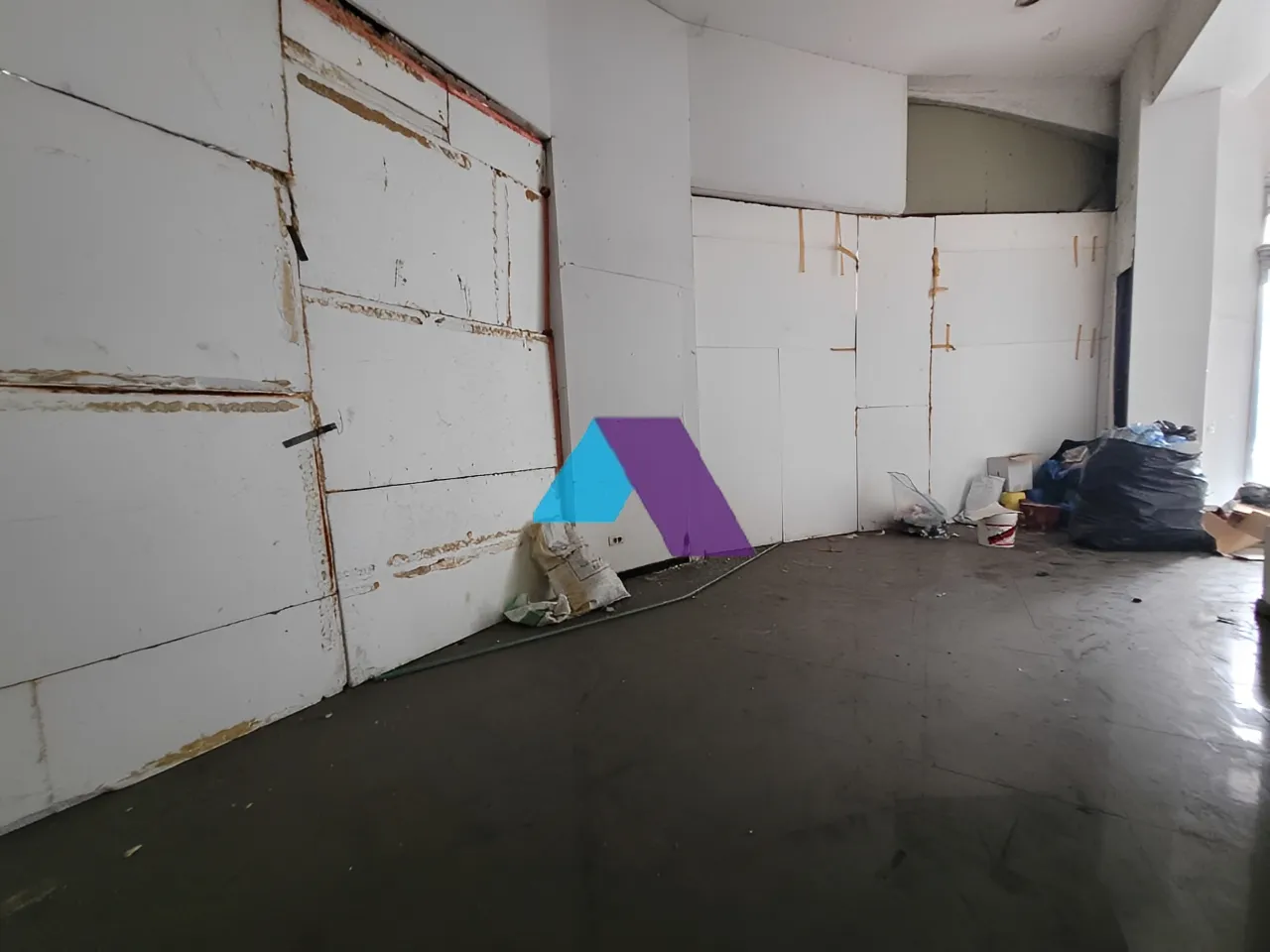 Office for rent in Remeil