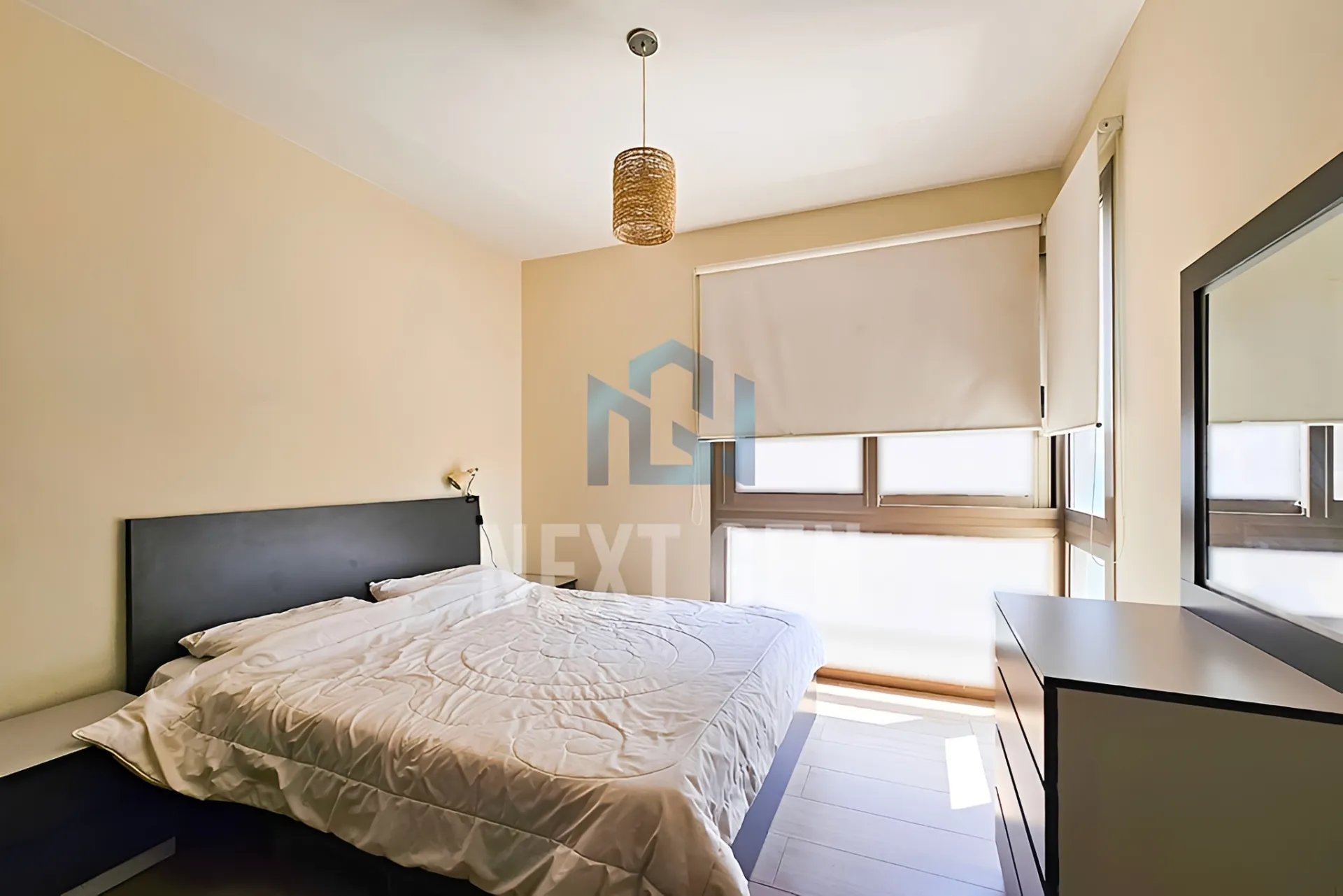Apartment for rent in Ain Al Mraiseh, Beirut, Lebanon