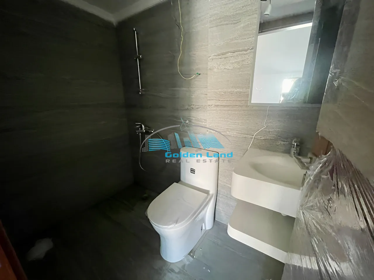 Loft for Sale in Fatqa