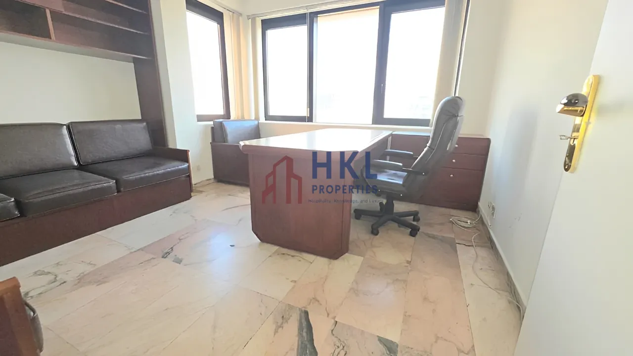 Office for rent in Sin El Fil