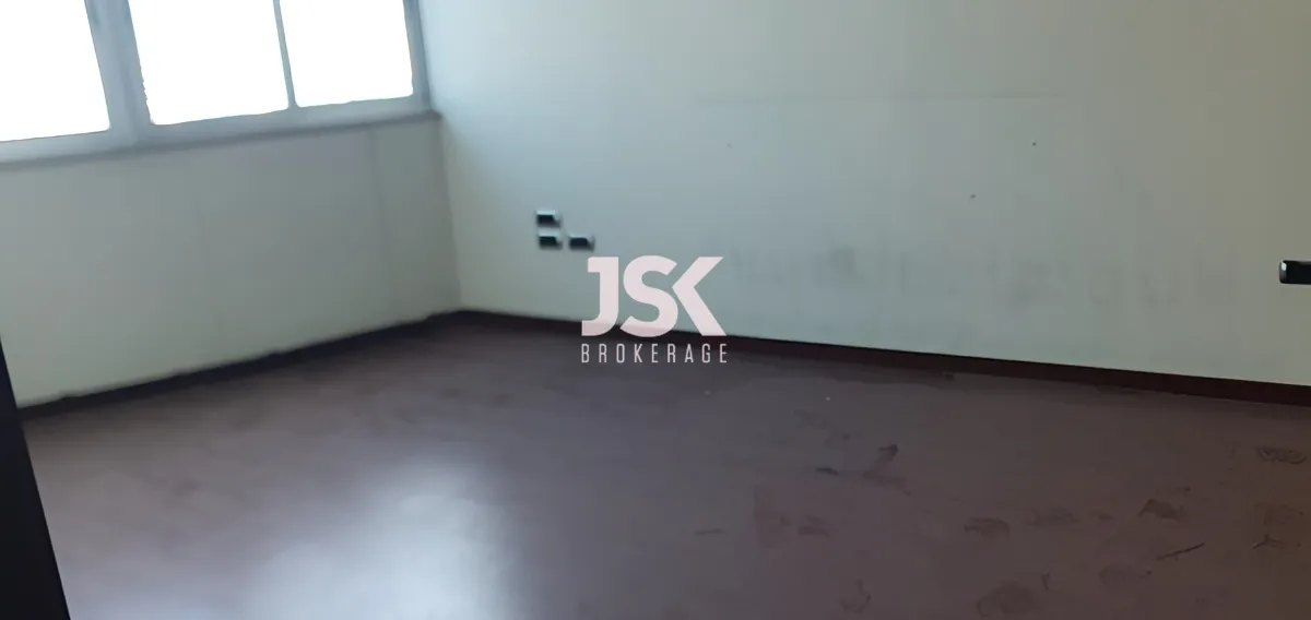 Office for rent in Sin El Fil