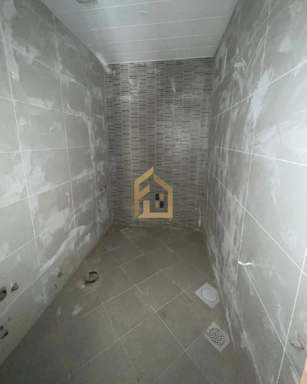 Apartment for sale in Qornet El Hamra, Lebanon - 3 bed, 4 bath