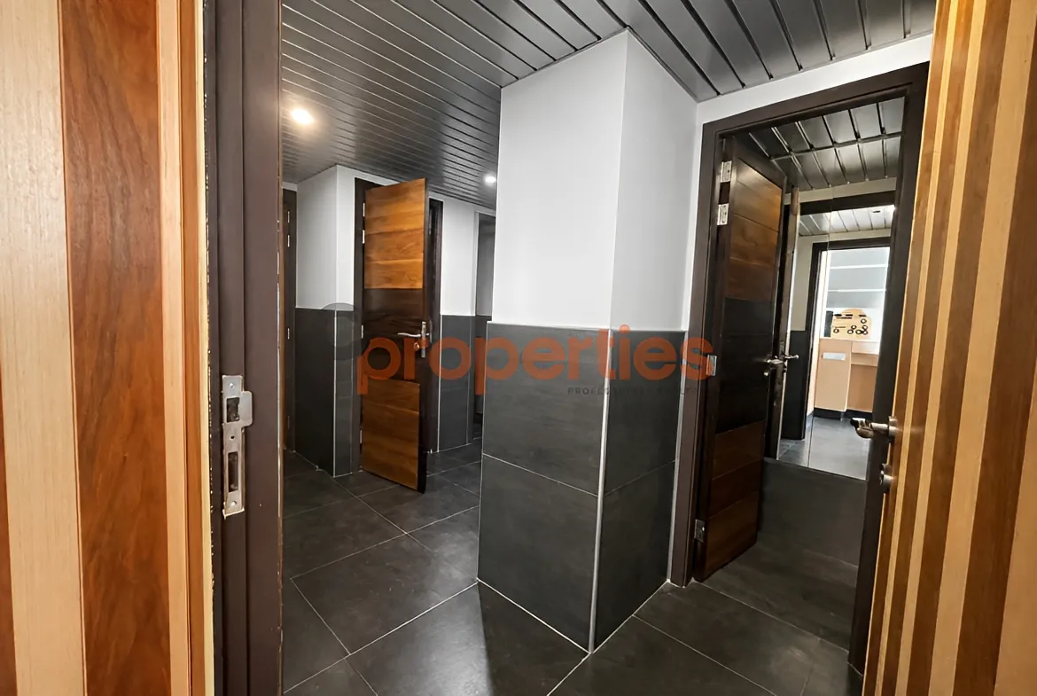 Office for Rent in Saifi Village