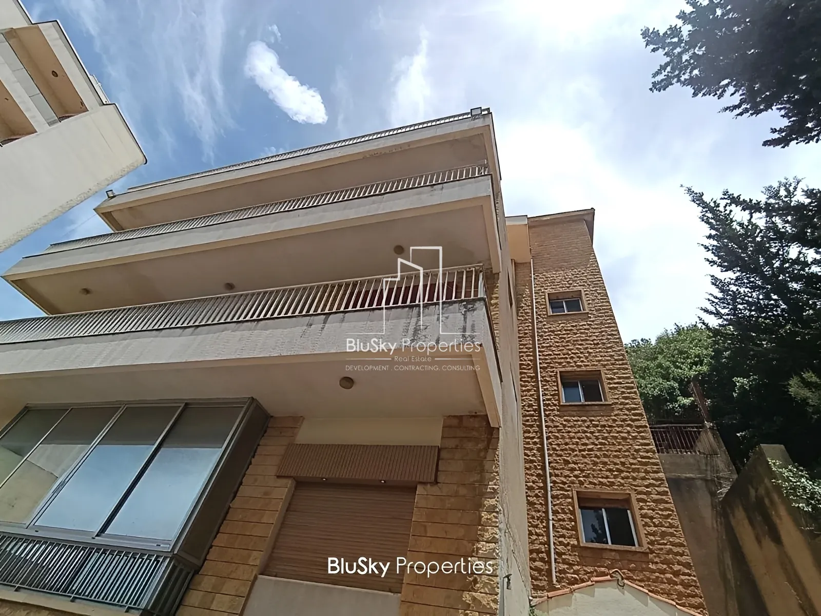 Building for Sale in Kfour