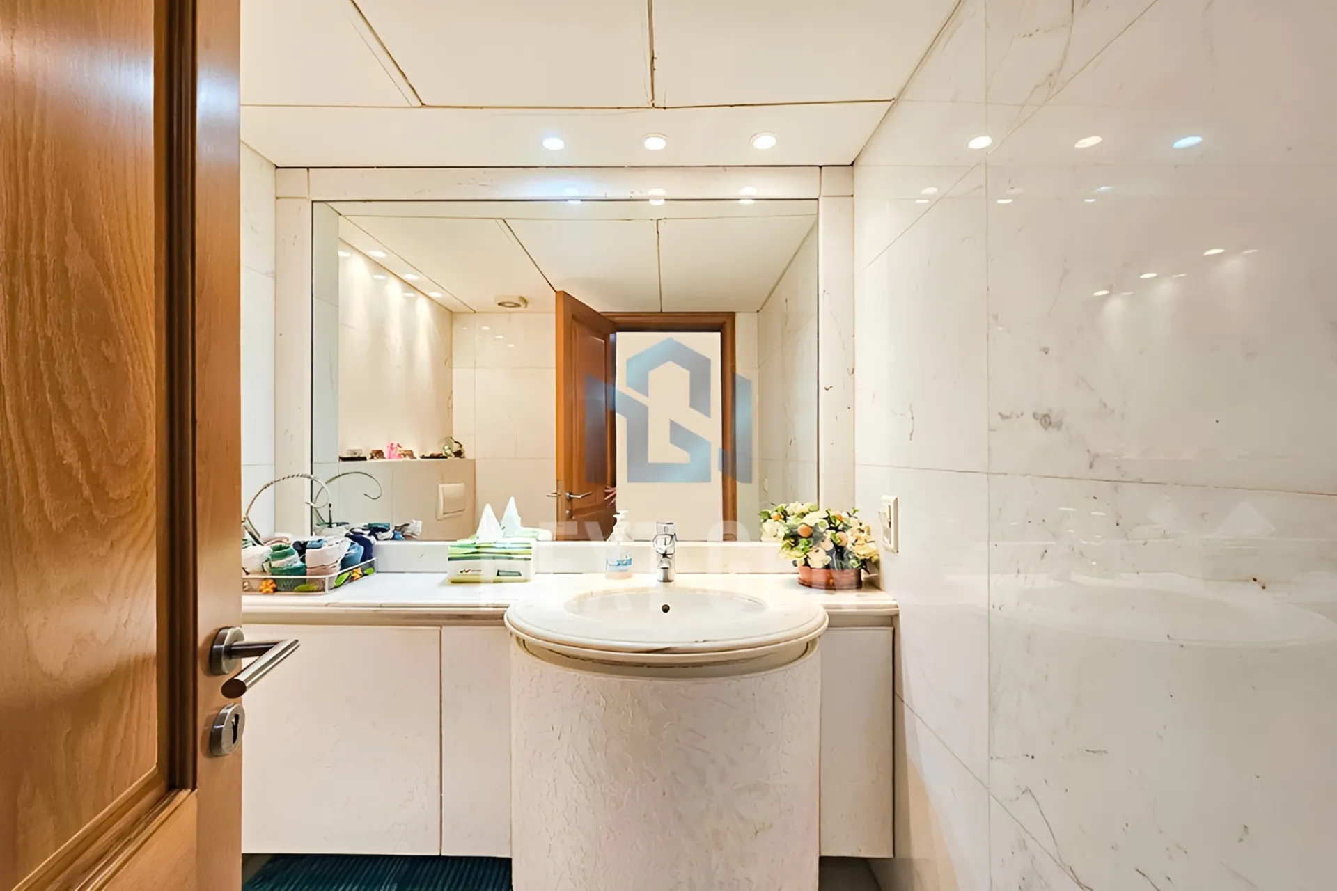 Apartment for sale in Ain Al Mraiseh, Beirut, Lebanon