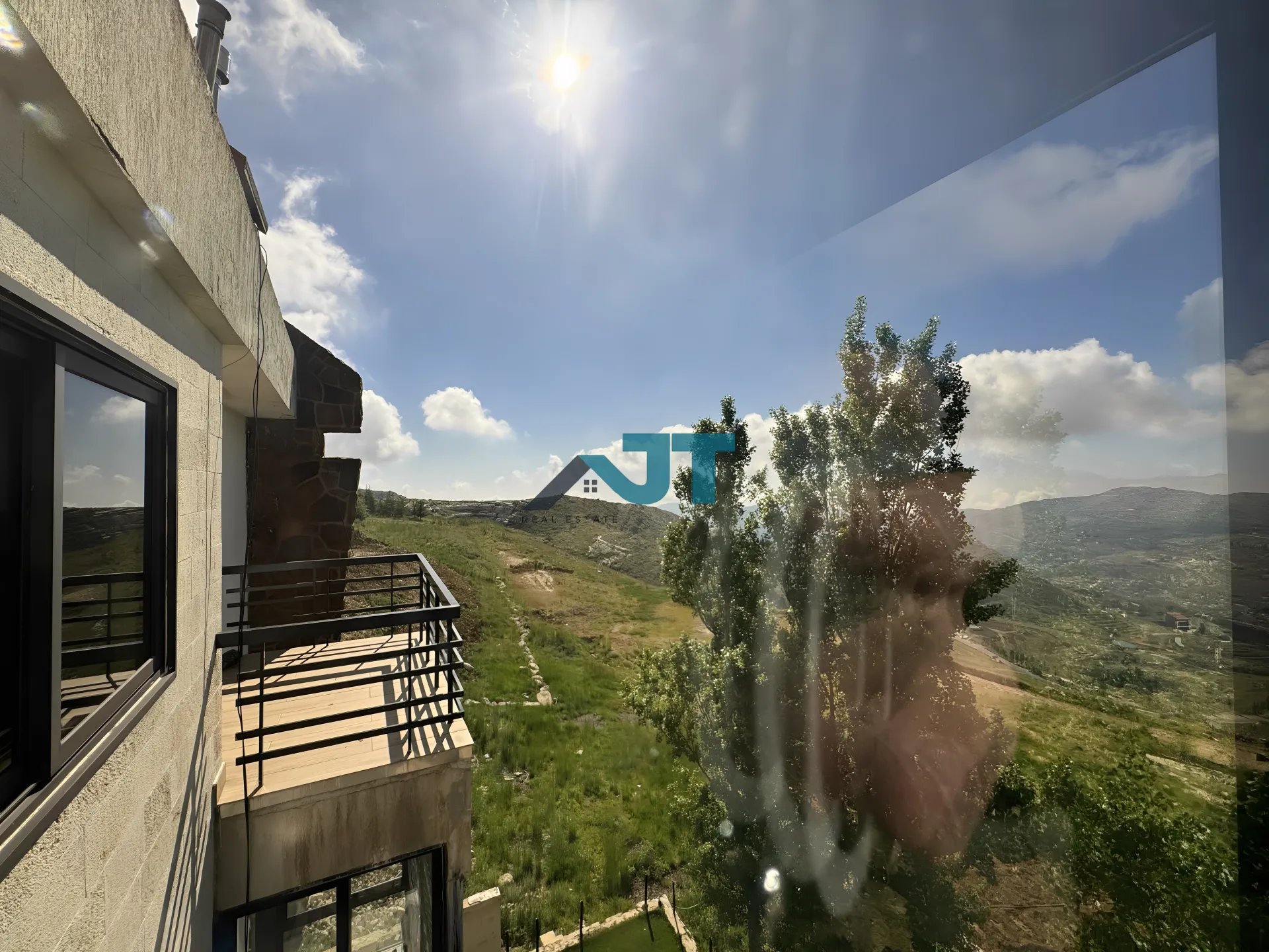 Apartment for Sale in Kfardebian