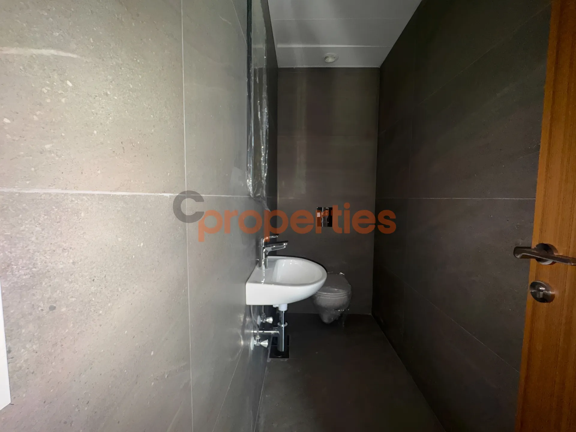 Office for Rent in Horch Tabet