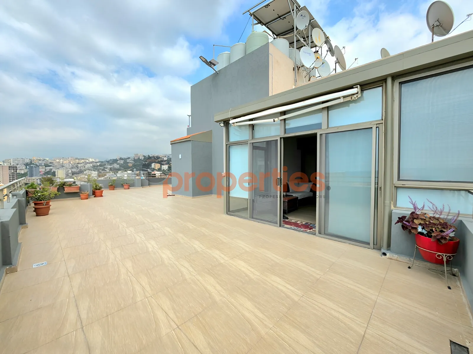 Apartment for rent in Antelias, Lebanon - 2 bed, 3 bath