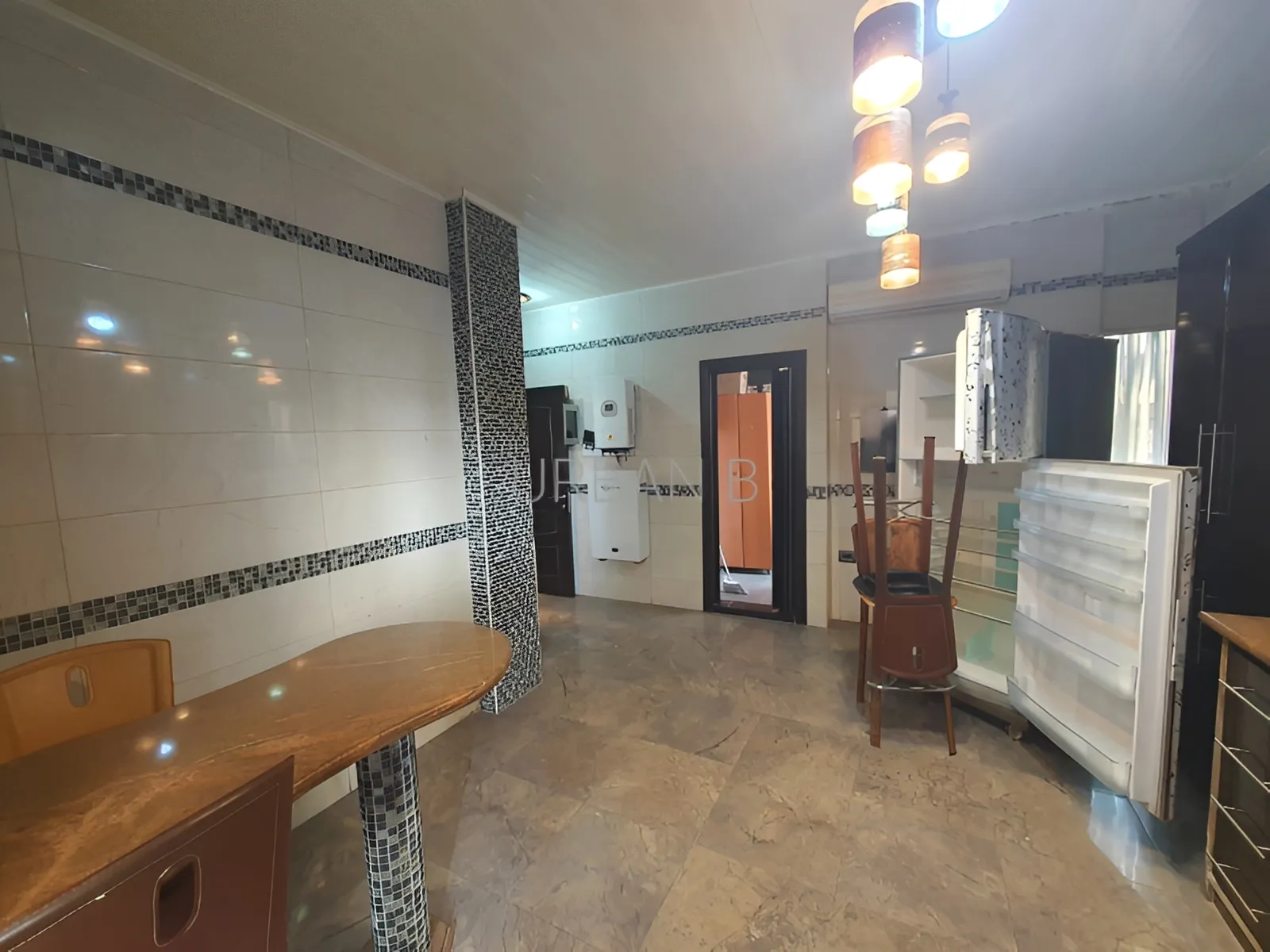 Apartment for Sale in Ramlet El Baida, Bayrut, Lebanon