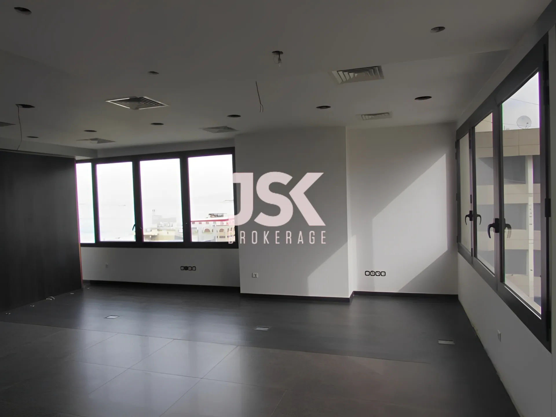 Office for sale in Zalqa