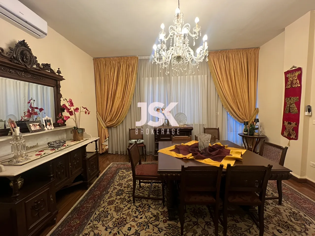 Apartment for Sale in Achrafieh - 3 bed