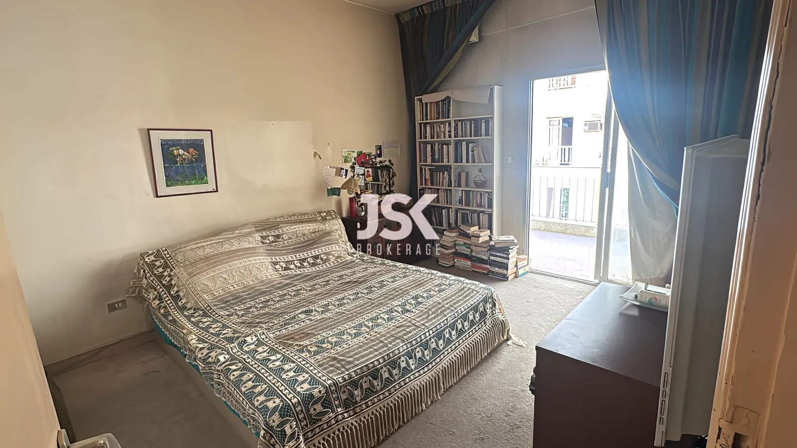 Apartment for Sale in Achrafieh - 3 bed, 2 bath
