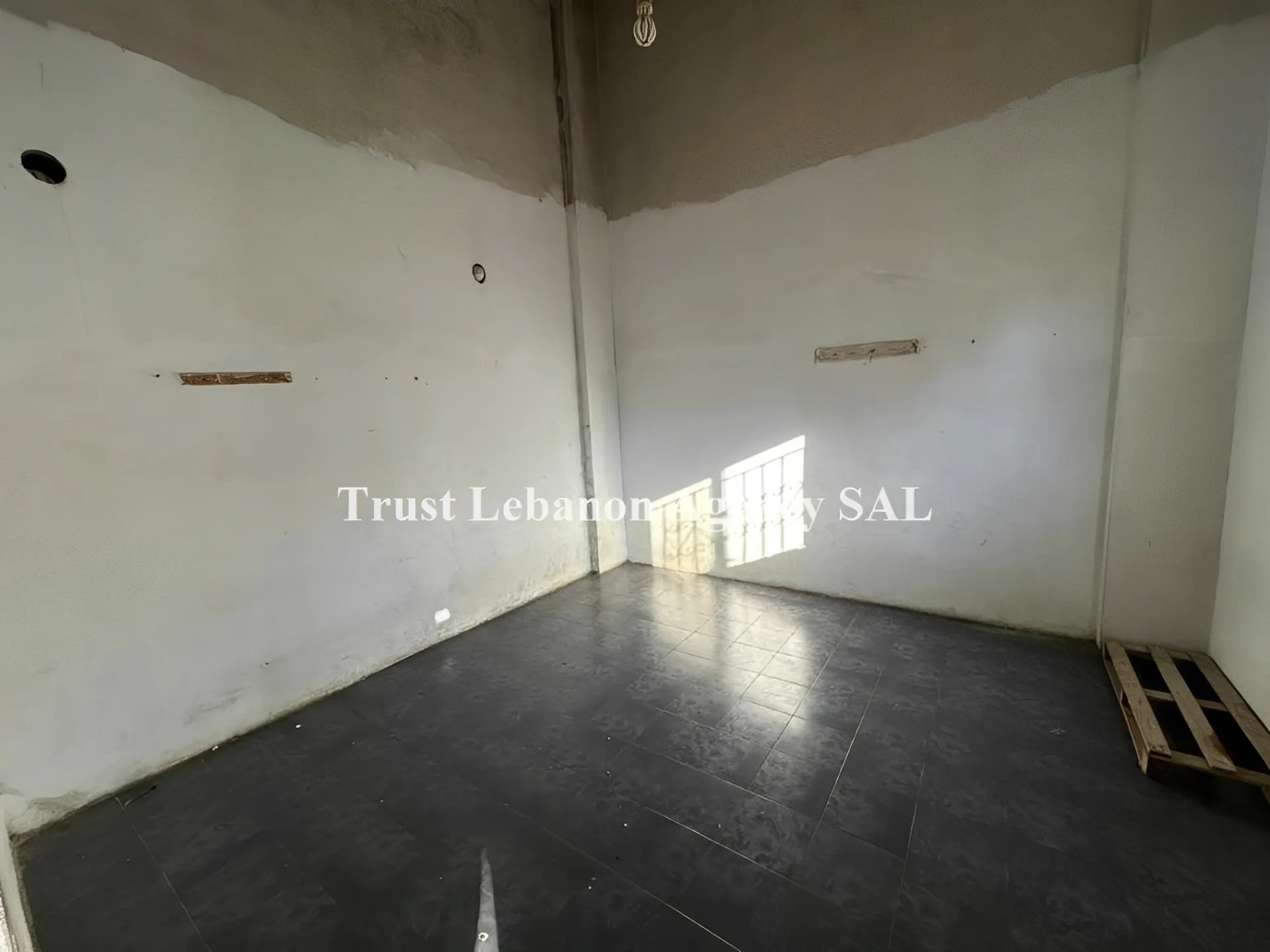 Commercial Property For Rent in Jbeil,