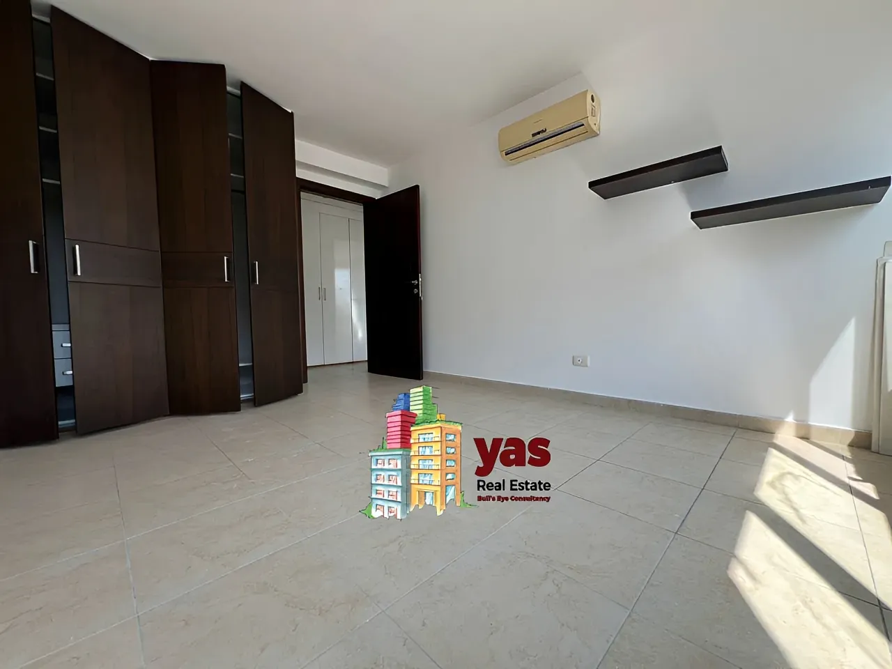 Apartment for Sale in Haret Sakhr - 4 bed, 5 bath