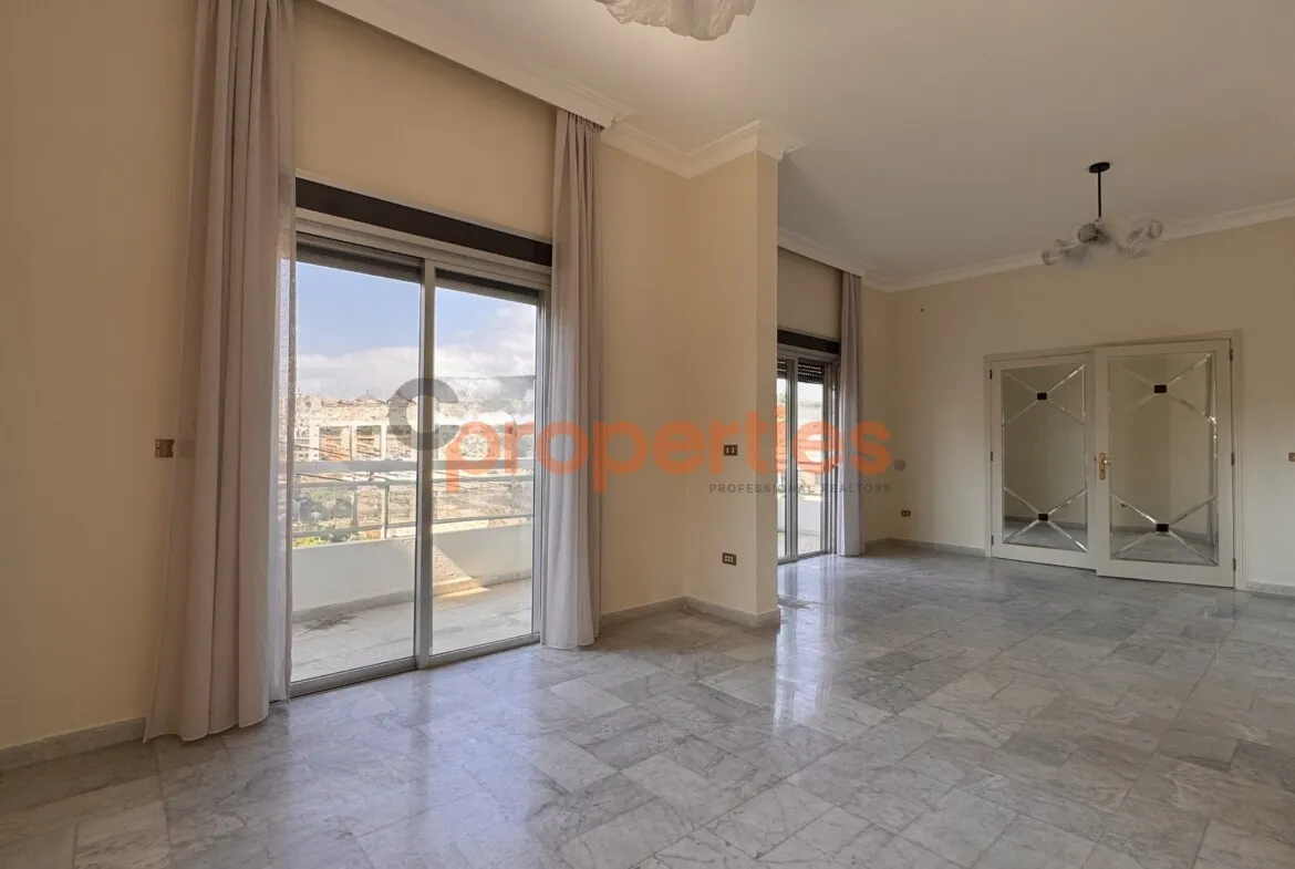 Apartment for Sale in Aaoukar - 3 bath