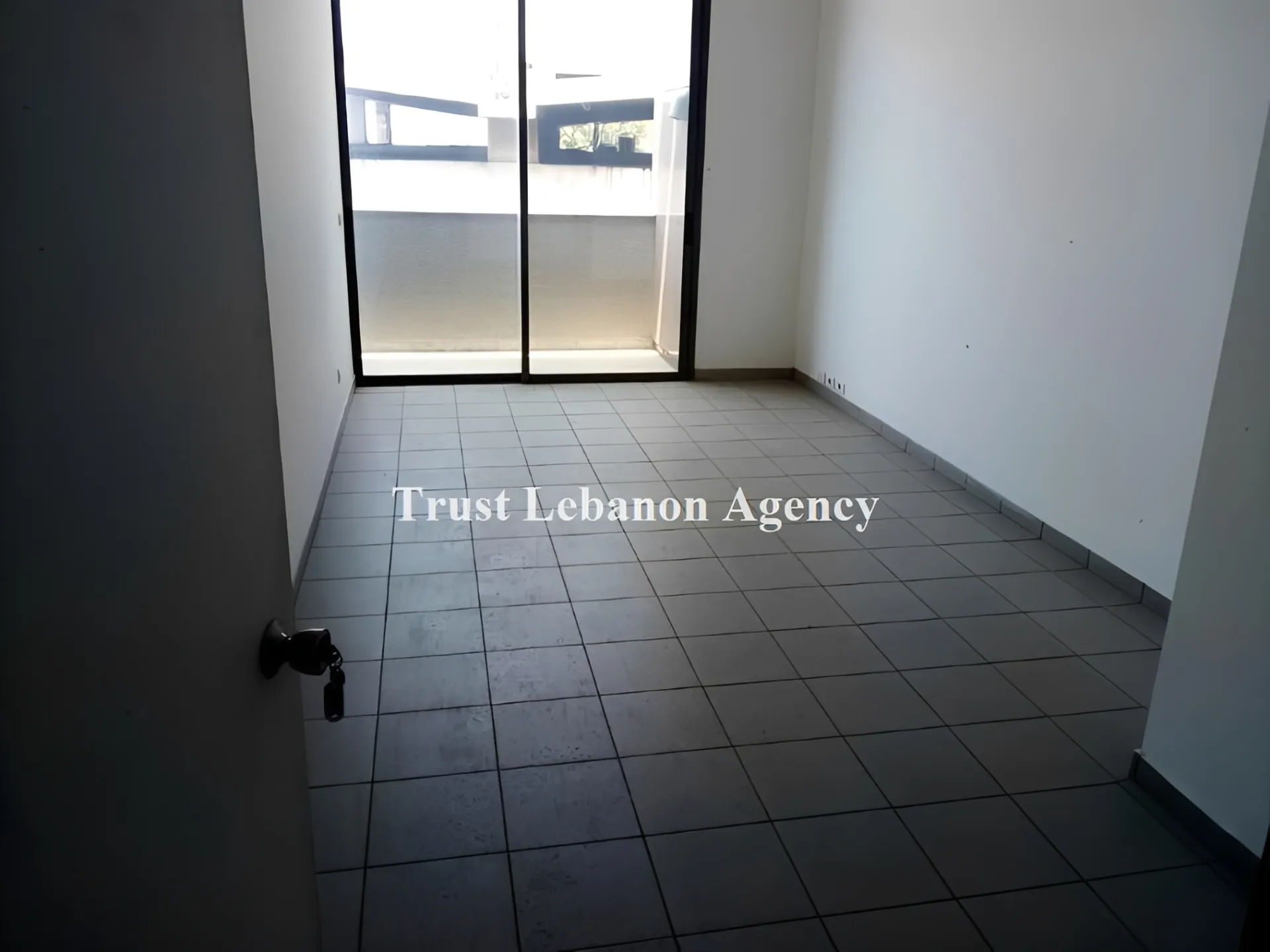 Office for rent in Baabda, Hazmieh