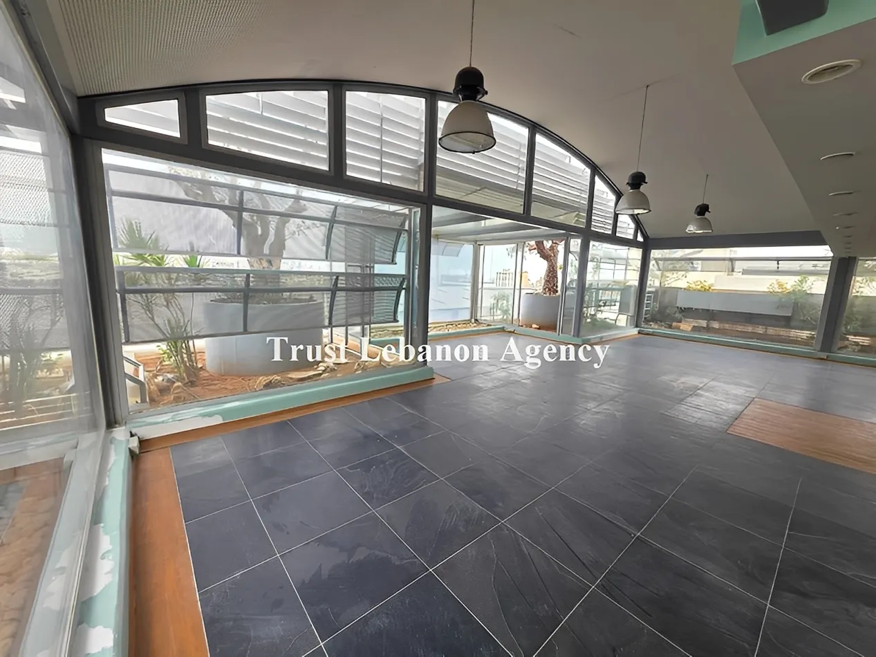 Office for rent in Metn, Mkalles