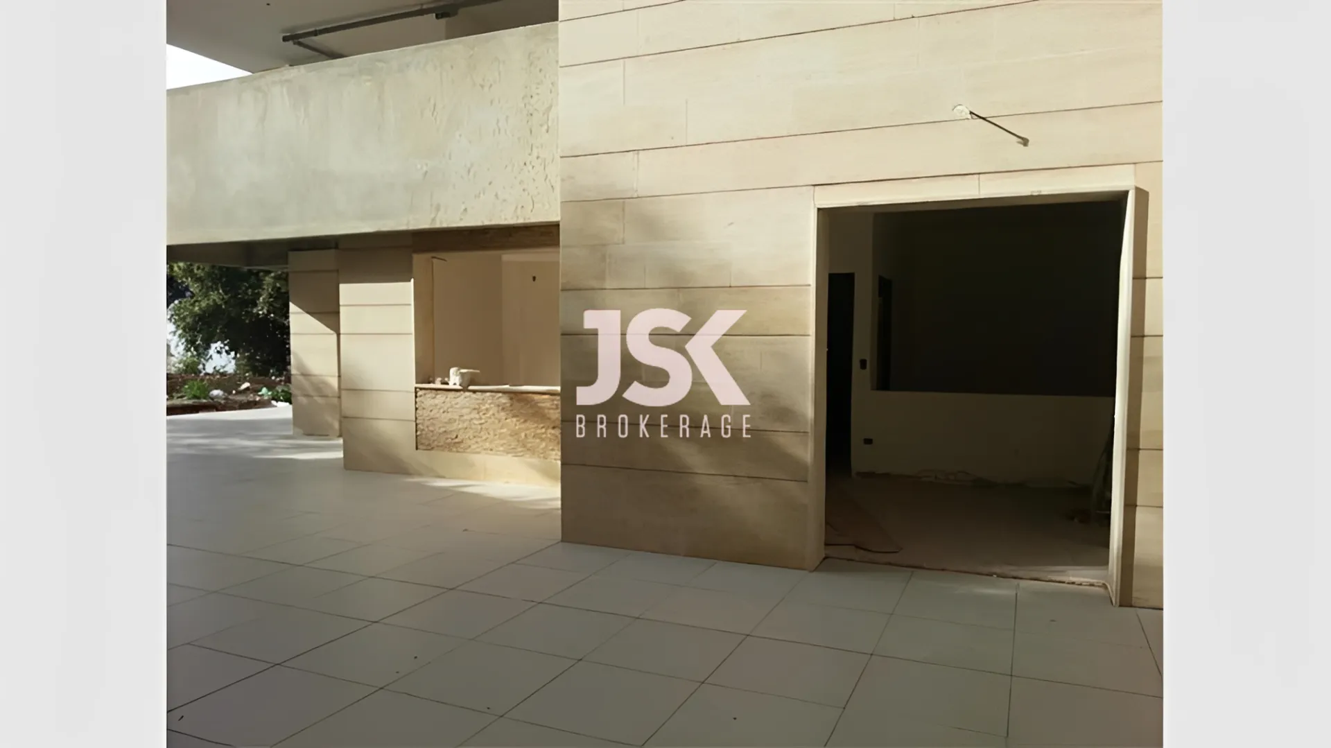 Apartment for Sale in Mazraat Yachoua, Lebanon - 3 bed, 4 bath