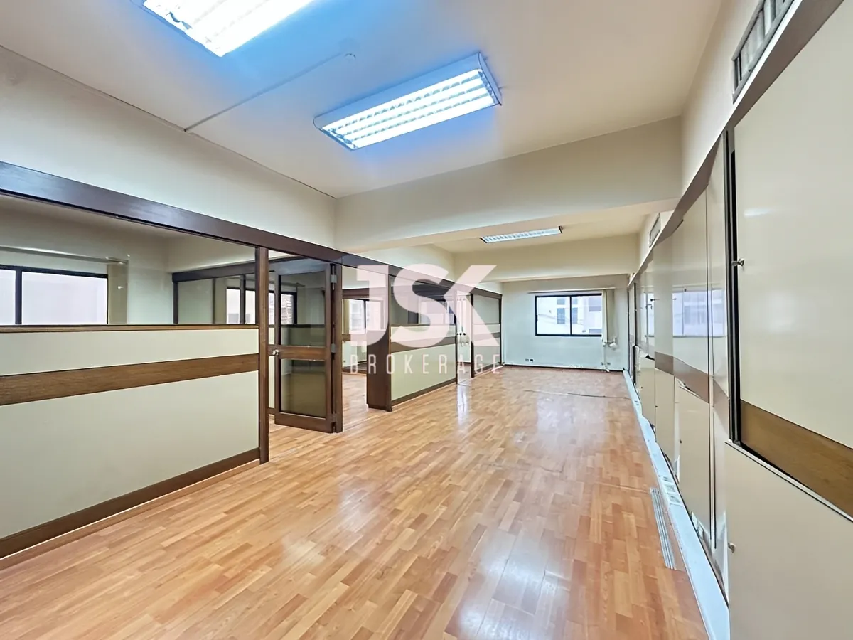 Office for rent in Daoura