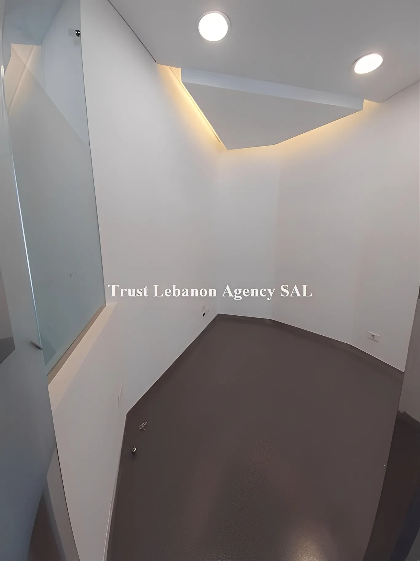 Office for rent in Baabda, Furn Al Chebak