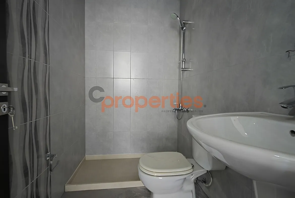 Office for Sale in Forn El Chebbak