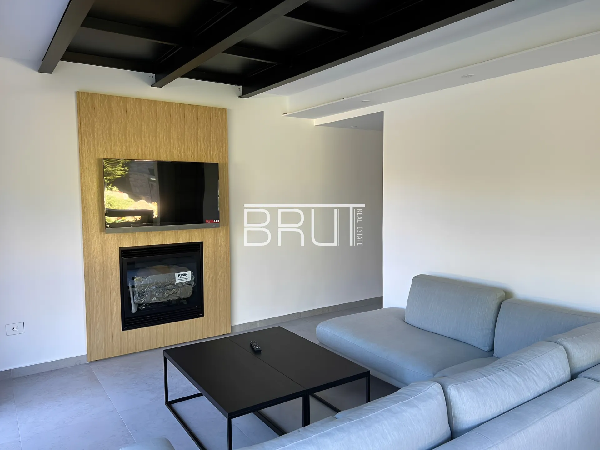 Chalet for Rent in Kfardebian