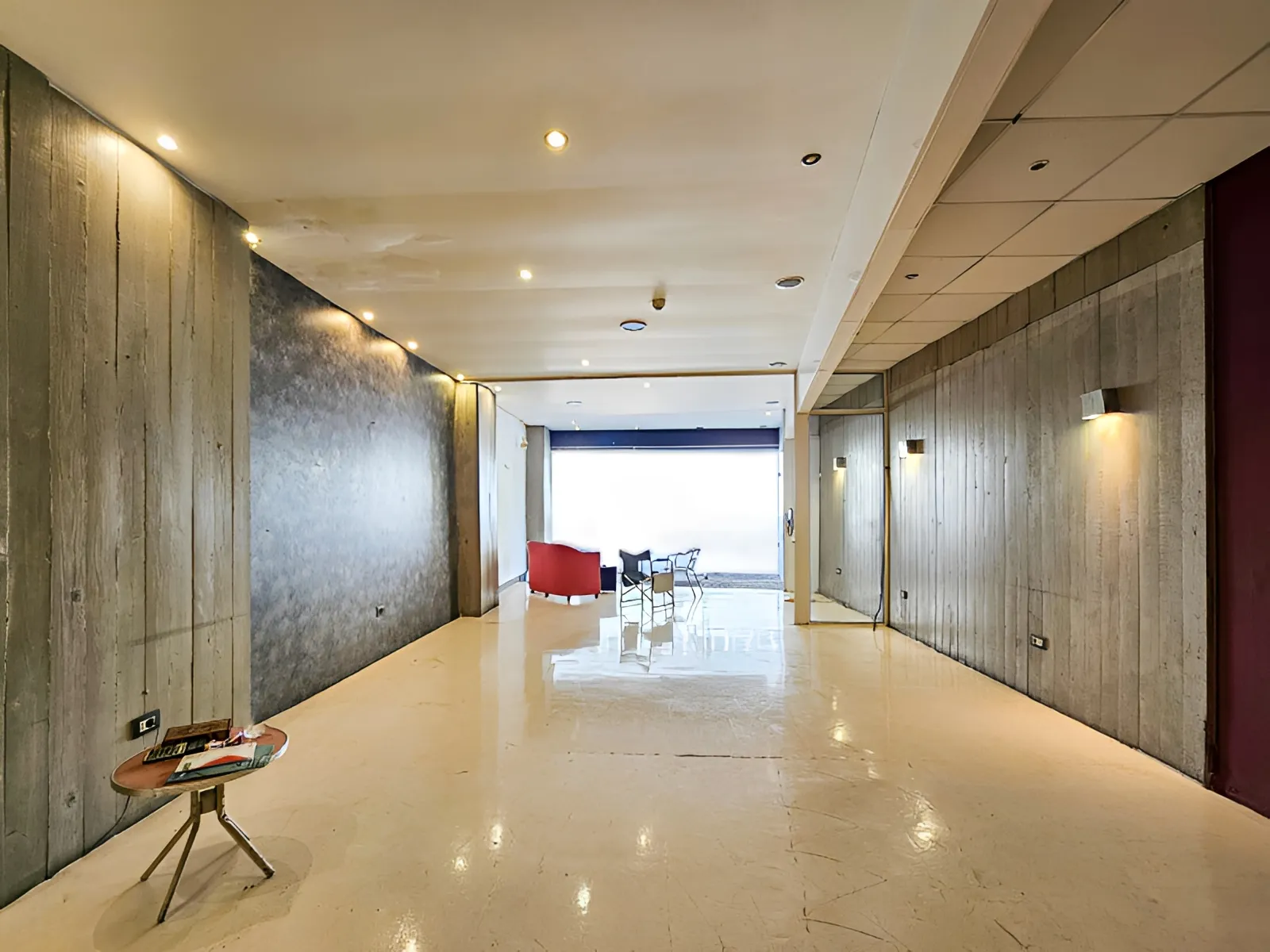 Showroom for Rent in Verdun
