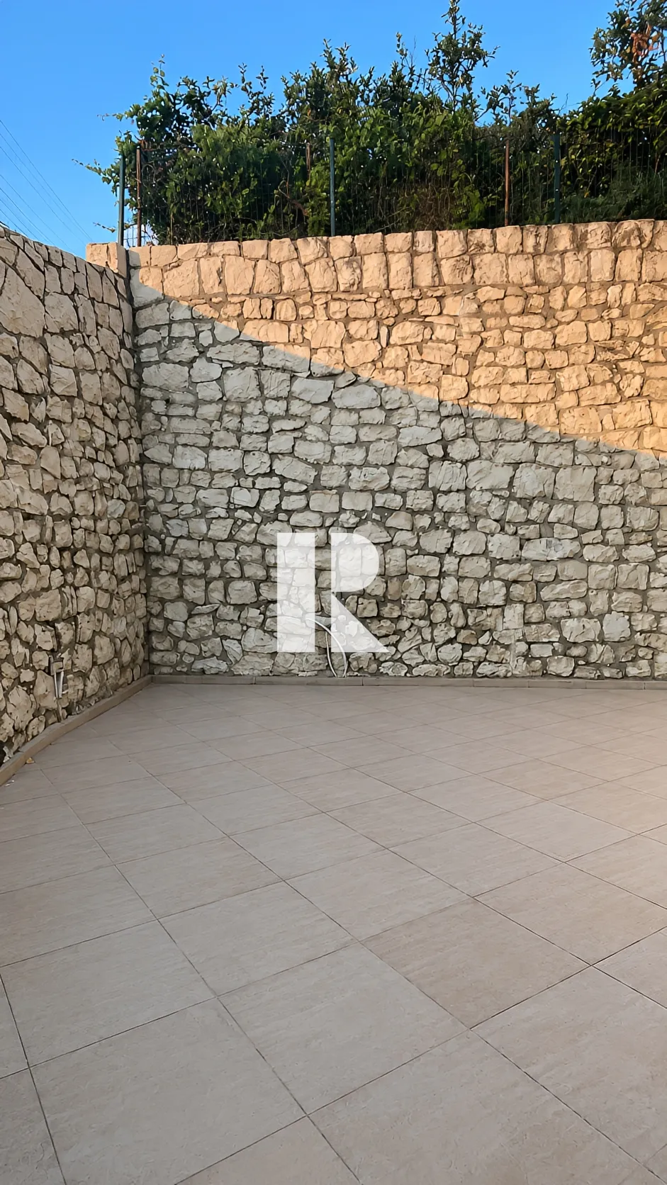 Apartment for sale in Halat - 2 bed, 2.0 bath